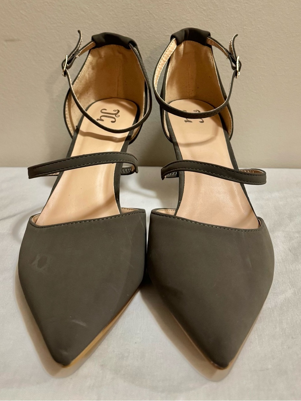 JC Pointed Toe Ankle Strap Heels – Women’s Size 10 Olive